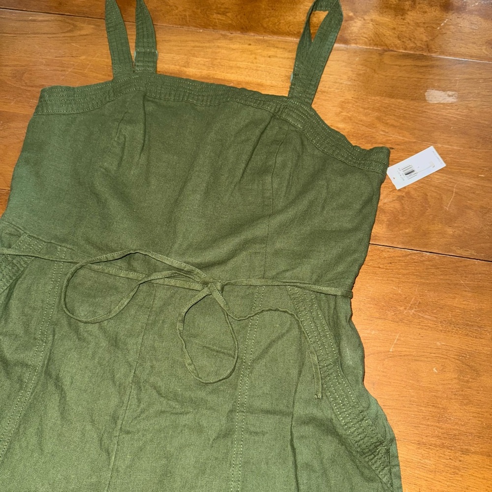Green Sleeveless Romper - Picture 3 of 4